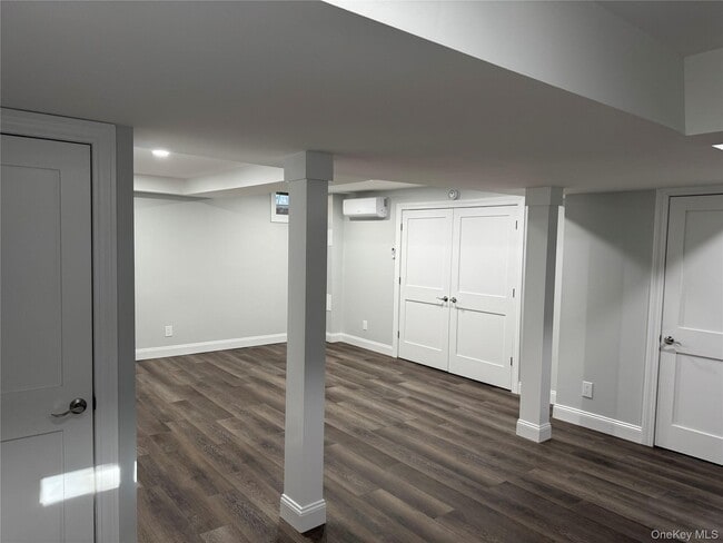 Building Photo - 16 Huntington Commons