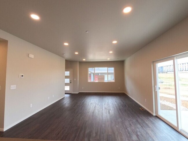 Building Photo - 2814 Barnstormer St