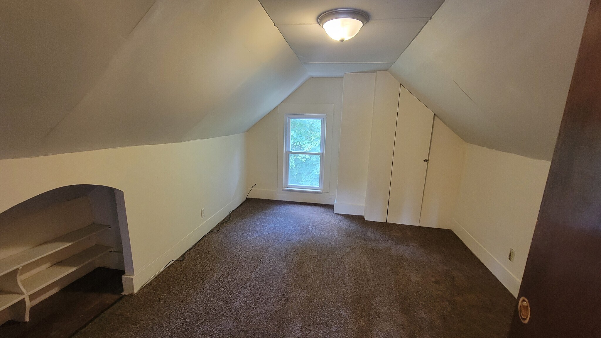 Building Photo - 1133 5th Ave
