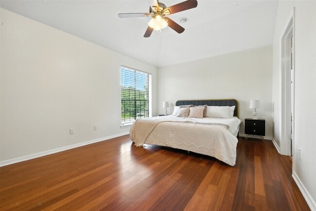 Building Photo - 4714 Sunshine Dr