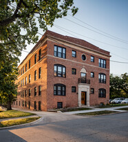 Building Photo - Bryn Mawr Apartments