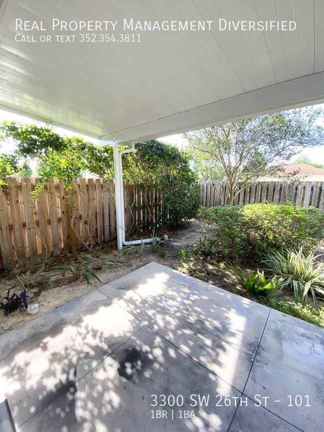 Building Photo - 3300 SW 26th St
