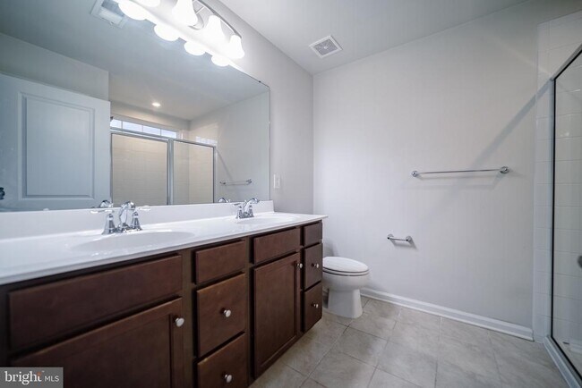 Building Photo - 9816 Cedarmass Cir