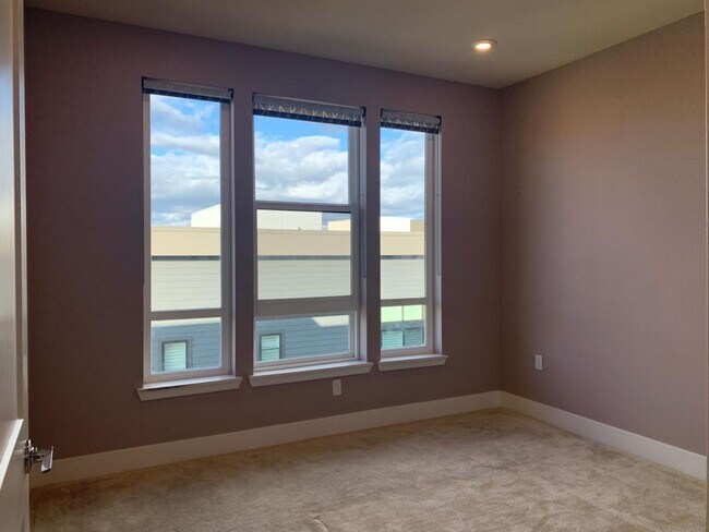 Building Photo - 44828 Fremont Blvd