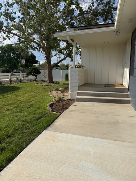 Building Photo - 506-533 33 Rd