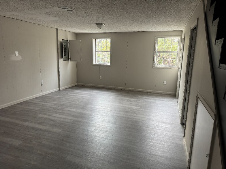 Building Photo - 2375 Una Antioch Pike