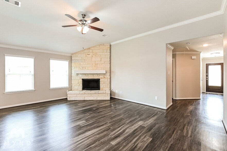 Building Photo - 16658 Bluefin St