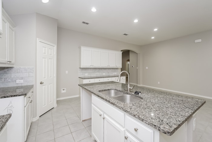 Building Photo - 3903 Bridle Path Ln