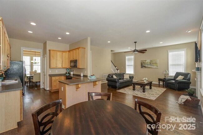 Building Photo - 188 Water Oak Dr