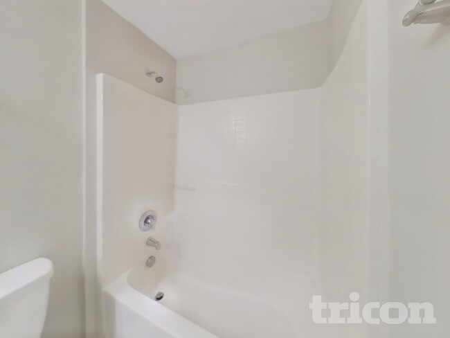 Building Photo - 4138 Clearbrook Cove Rd