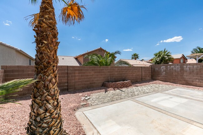 Building Photo - Beautiful 4-Bedroom Home Near Downtown Sum...