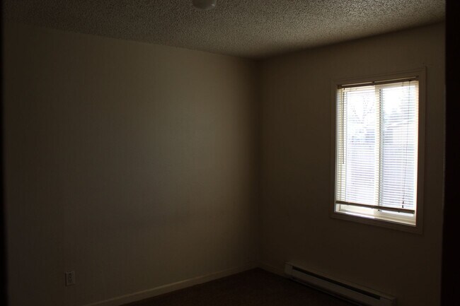 Building Photo - 1106 S Beeman St