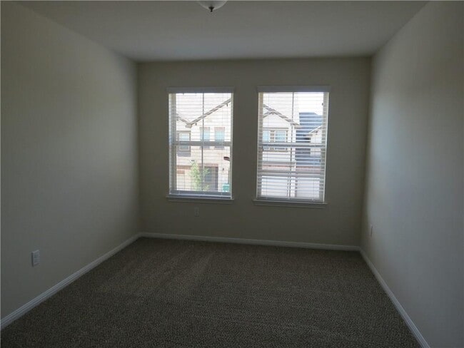 Building Photo - 2304 S Lakeline Blvd