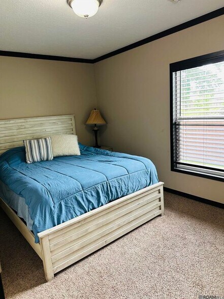Building Photo - 36363 Big Oak Dr