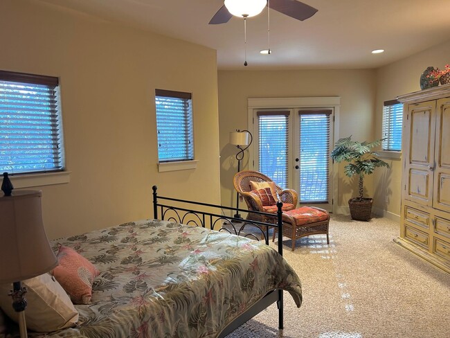 Building Photo - 128 Arollo Ct