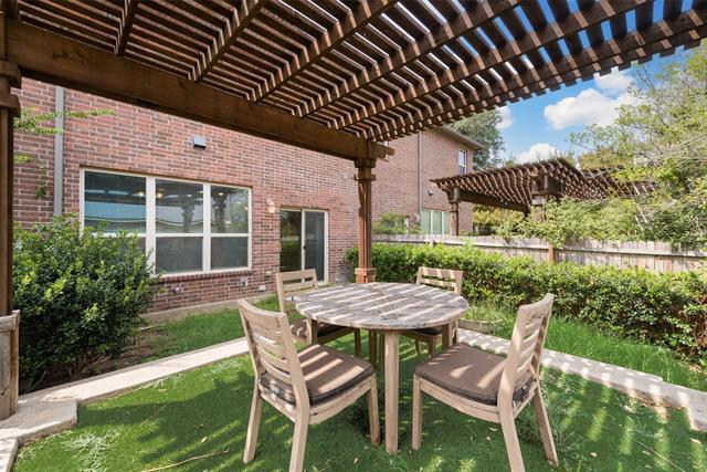 Building Photo - 2629 Chambers Dr