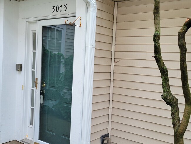 Building Photo - 3073 Kentshire Cir