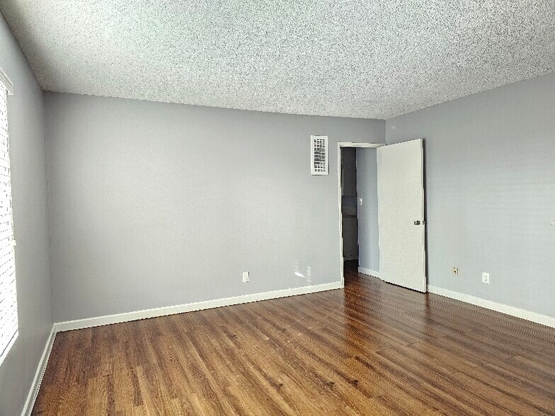 Building Photo - 20810 Amie Ave