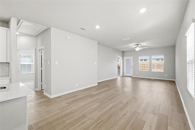 Building Photo - 610 Clover Crk Dr