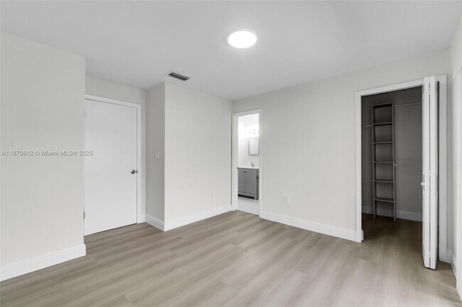 Building Photo - 6514 SW 128th Pl