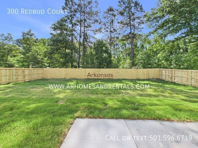 Building Photo - 300 Redbud Ct