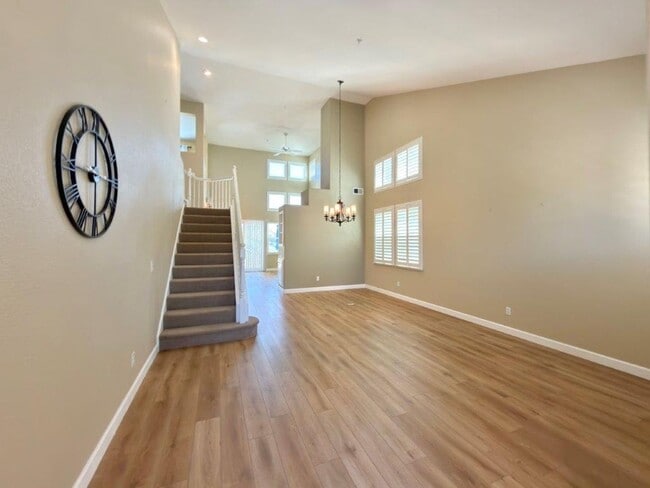 Building Photo - Coveted Napa Yacht Club 3 Bedrooms, 2 1/2 Bathrooms, w/ 1st Level Primary Bedroom/Bath