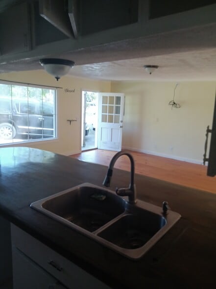 Building Photo - 166 Pleasant Ridge Rd