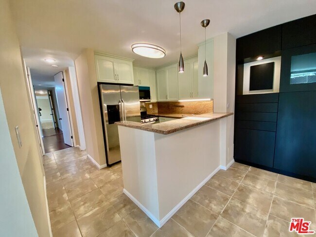 Building Photo - 6375 Green Valley Cir