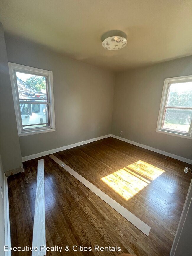 Building Photo - 3 br, 1 bath House - 5330 Girard Ave N