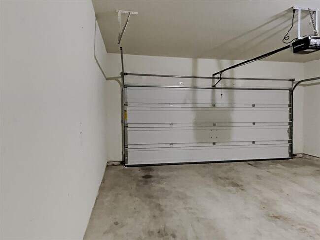 Building Photo - 105 Pettigrew Ct