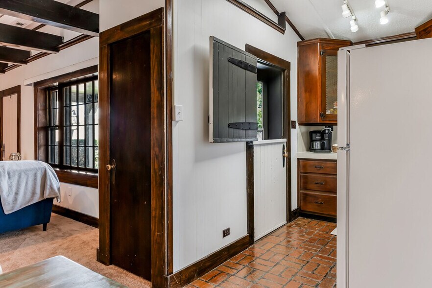 Building Photo - 316 Poplar Hill Ln