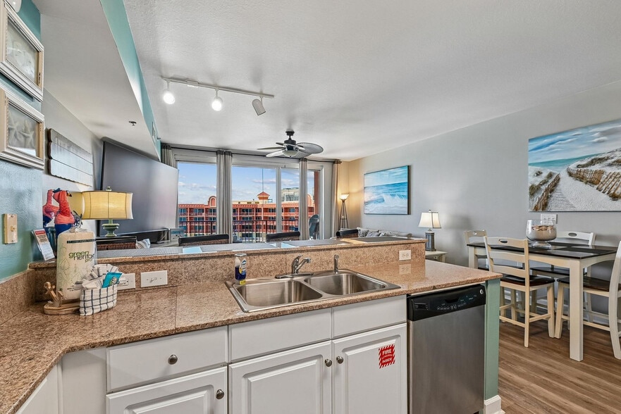 Building Photo - 104 Gulfside Ct