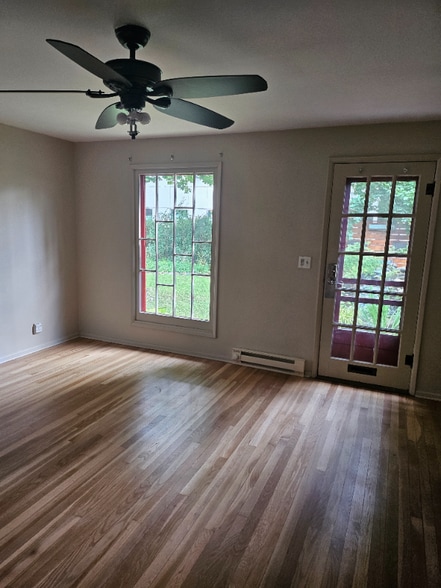 Building Photo - 1221 S Division St