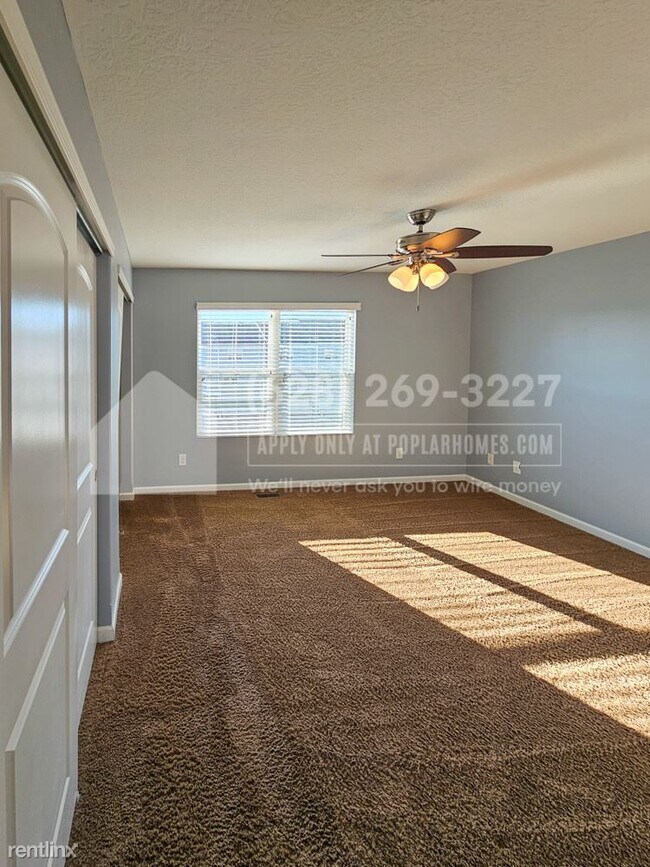Building Photo - 2 br, 3 bath Townhome - 5927 Winberry Cree...
