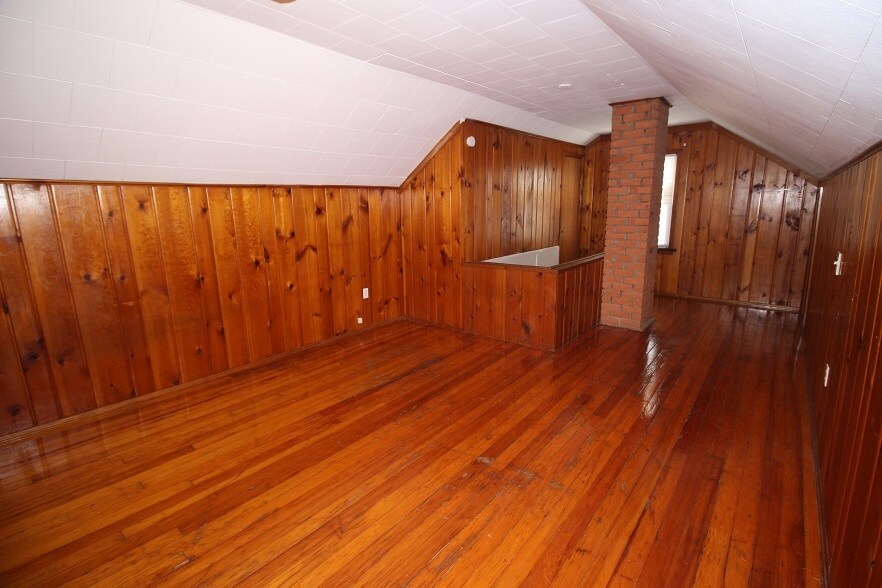 Building Photo - 22480 Lambrecht Ave