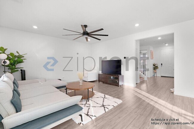 Building Photo - 202 Martos Ct