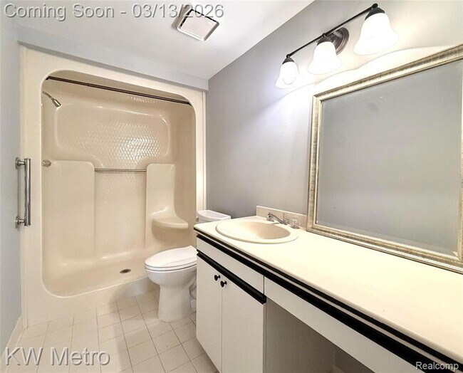 Building Photo - 875 GreenView Ct