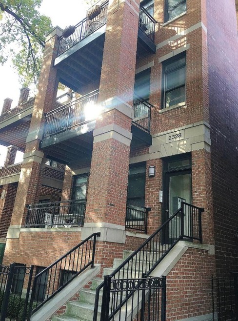 Building Photo - 2328 N Greenview Ave