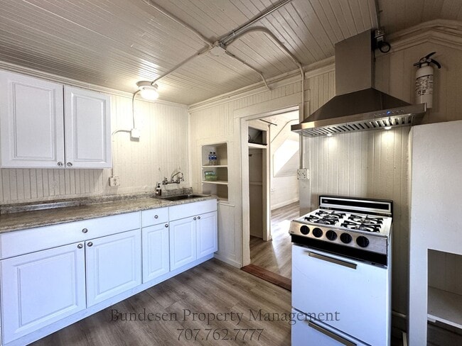 Building Photo - 137-B Court St. Petaluma, CA 94952