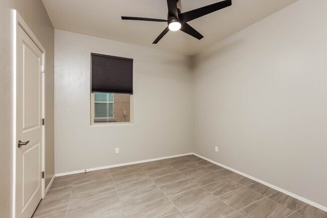 Building Photo - "Spacious 4-Bed Spacious two-level residential rental in Marana with modern Elegance!  Available ...