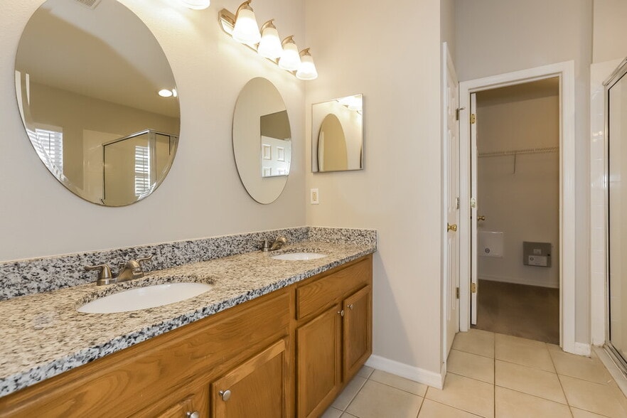 Building Photo - 9421 Cypress Harbor Dr