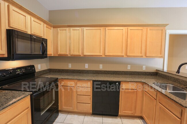 Building Photo - 1511 Benjamin Grn
