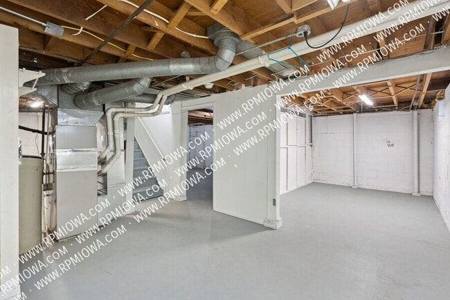 Building Photo - 1206 Amos Ave