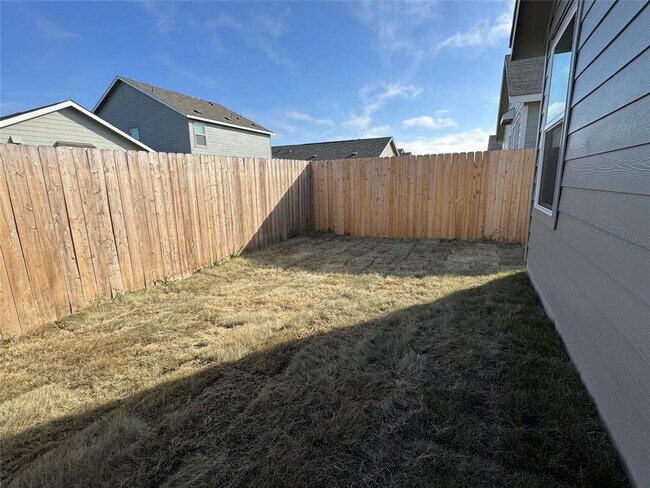 Building Photo - 242 Kings Row Ln