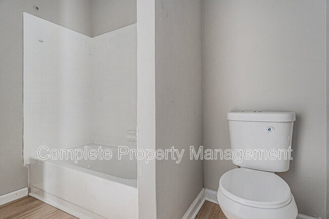 Building Photo - 784 15th Ct NW