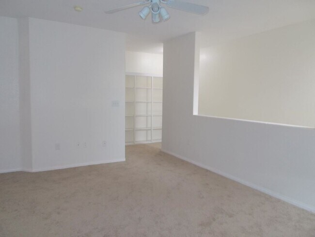 Building Photo - Precious Gem at Sedona on the Blvd!