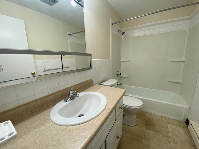 Building Photo - 99 Powers St