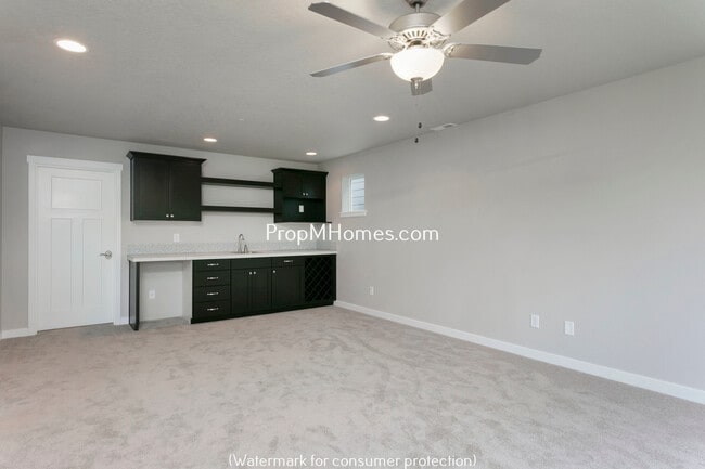 Building Photo - Beautiful Three Bedroom Row Home In Highly Desired Villebois Community!