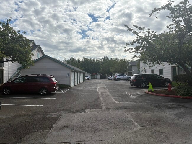 Building Photo - Kings Garden Apartments