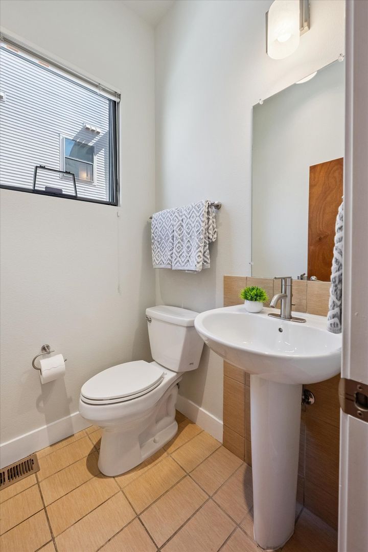 Building Photo - 2900 Inca St